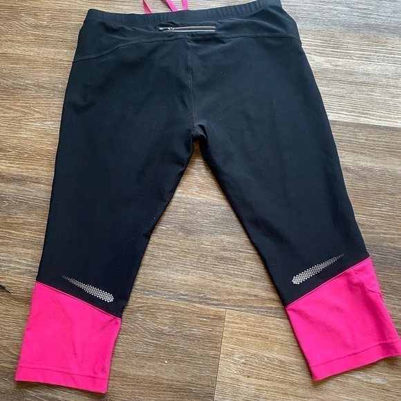 Pink and black road runner size large ladies Capri length - Picture 2 of 7